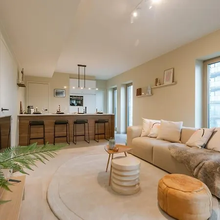 Stunning With Terrace And Parking *