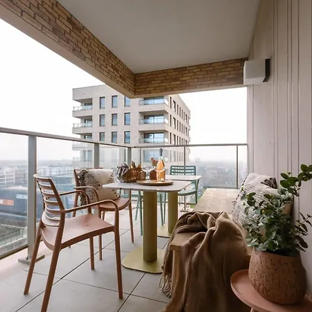 Апартаменты Stunning With Terrace And Parking